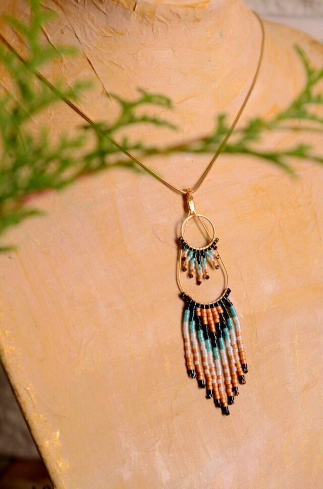 valdyria.com - Collier à Pendentif Nilyra Maria Marine