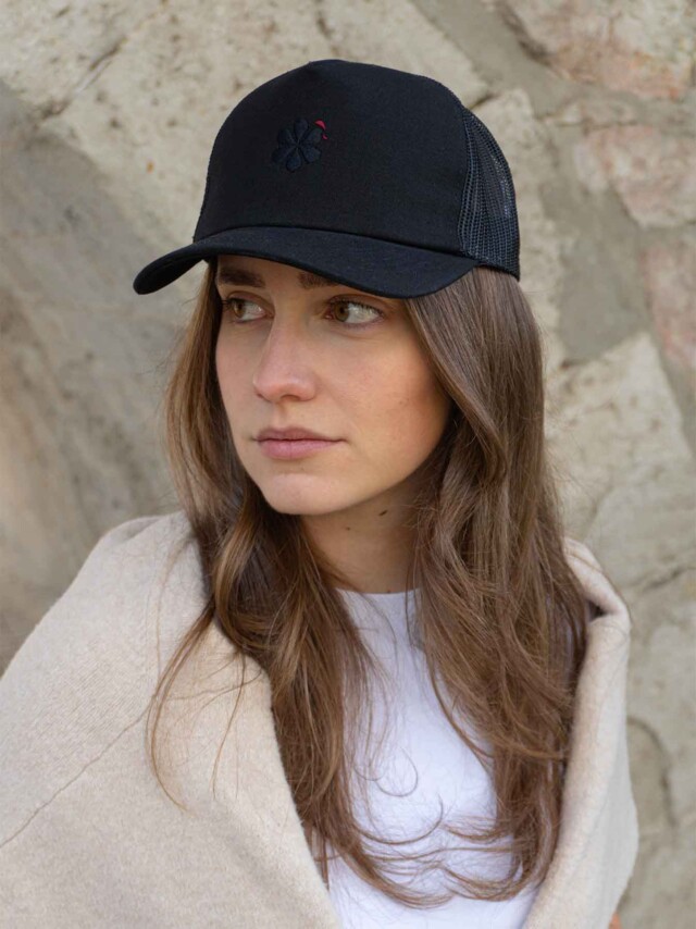 La Casquette Filet Française Femme – Noir par la marque Maison Tricolore Maison Tricolore - La Casquette Filet Française Femme – Noir