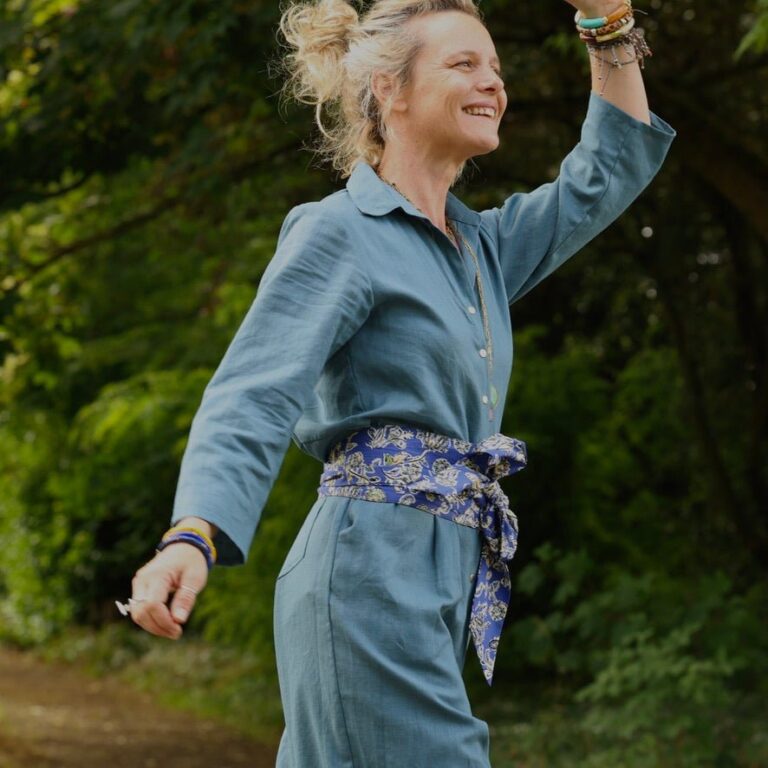 Quintessence - Ceinture Anita – fleuri bleu indigo