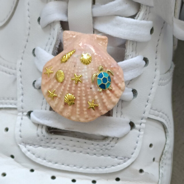 L’Atelier de Patricia - clips pour lacets - coquillages – Rose saumon