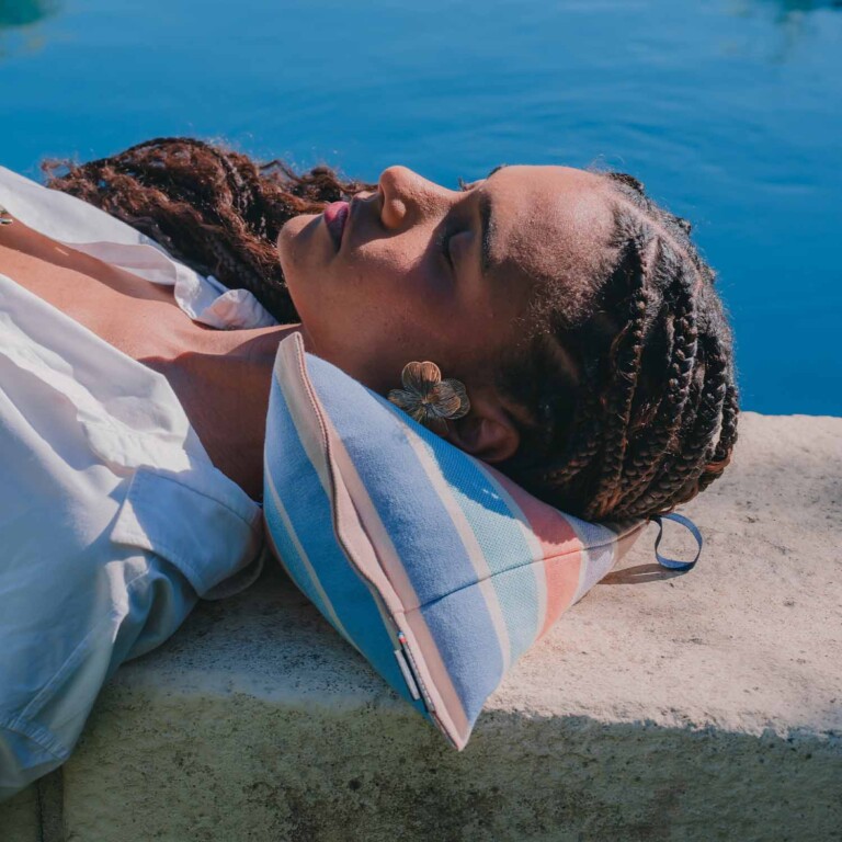 Cosy Club - Coussin cervical · Toiles du soleil