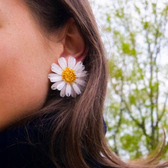 Ciléa Paris - Boucles d'oreilles Daisy - Grand – Dormeuse (Oreilles percées) / Blanc