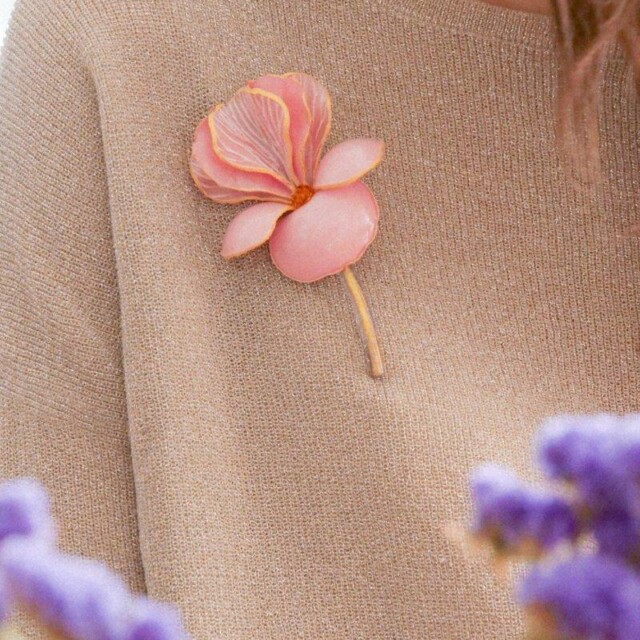 Ciléa Paris - Broche Iris - effet satin – Rose pastel