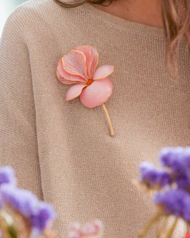 Ciléa Paris - Broche Iris - effet satin – Rose pastel