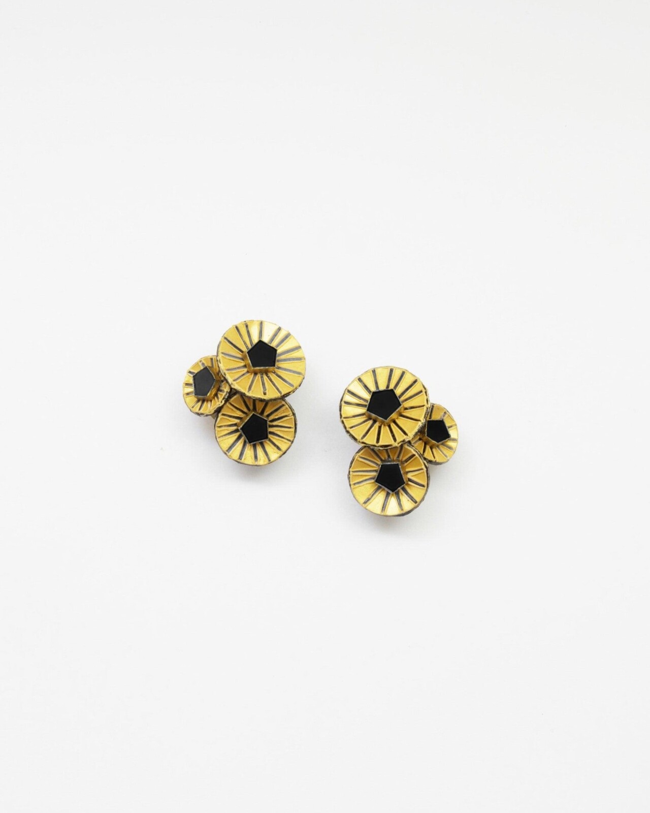 kyoto boucle d oreille clip Ciléa Bijoux - Boucle d'oreille courte Kyoto - Petit – Noir / Tige (Oreilles percées)