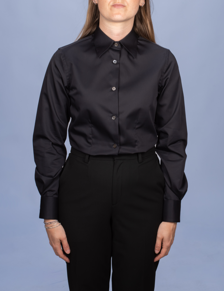 la chemise francaise chemise femme popeline double retors noire coupe ajustee col ferme La Chemise Française - Chemisier Satin Noir – Droite / 48