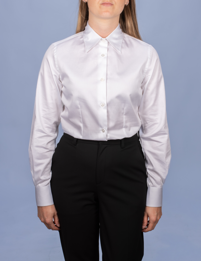 la chemise francaise chemise femme satin blanc coupe ajustee col ferme La Chemise Française - Chemisier Satin Blanc – Droite / 48