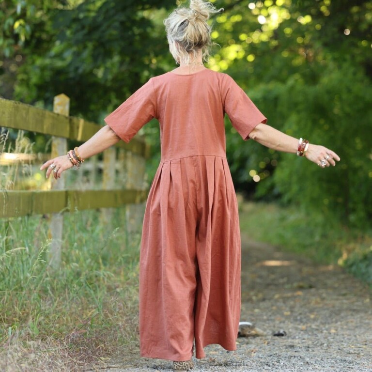 Meta SS25 - La combi India manches courtes en lin terracotta – S