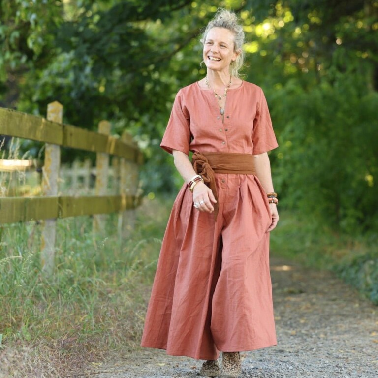 Meta SS25 - La combi India manches courtes en lin terracotta – S