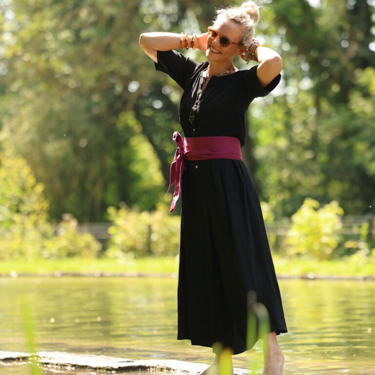 Meta SS25 - La combi India manches courtes en viscose noire – S