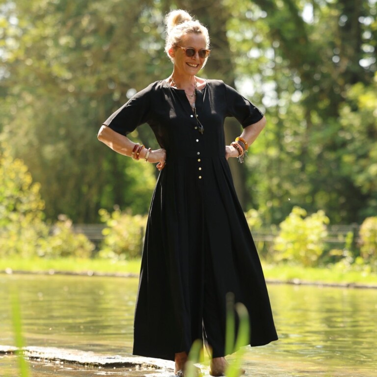 Meta SS25 - La combi India manches courtes en viscose noire – S