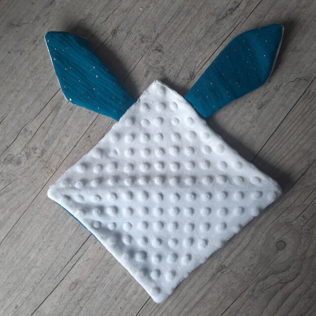 La Fabrique A DeDeuh - Doudou lapin personnalisé 20x20cm avec Prénom et/ou Date de naissance gaze de coton et minky – Sans nœud / Juste le prénom