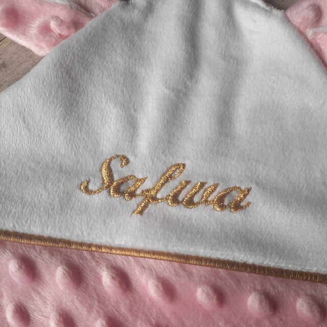 La Fabrique A DeDeuh - Doudou lapin personnalisé 20x20cm avec Prénom et/ou Date de naissance tout en minky – Sans nœud / Juste le prénom