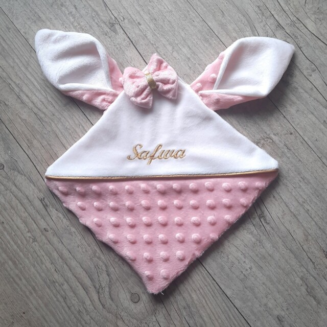 Doudou lapin personnalisé 20x20cm avec Prénom et/ou Date de naissance tout en minky par la marque La Fabrique À DeDeuh La Fabrique À DeDeuh - Doudou lapin personnalisé 20x20cm avec Prénom et/ou Date de naissance tout en minky