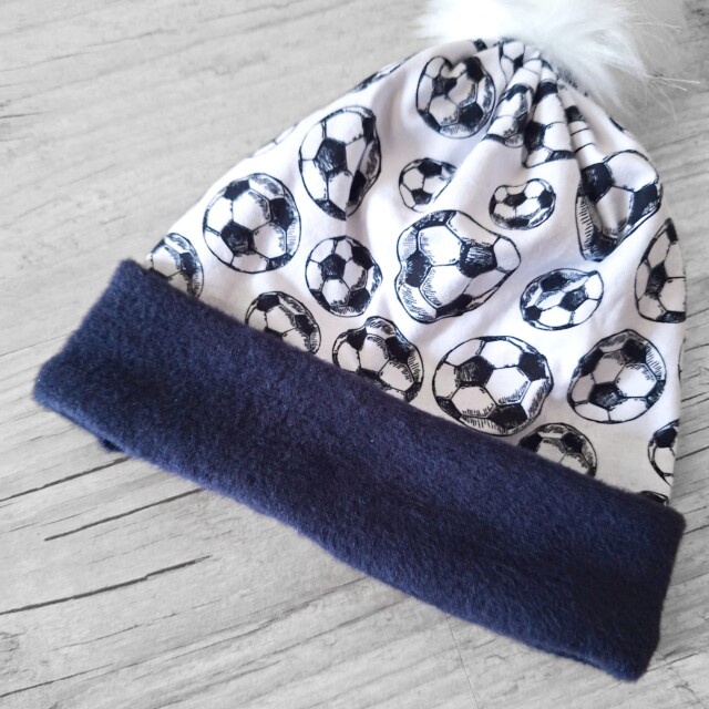 doux et fourré à l'intérieur en bleu marine