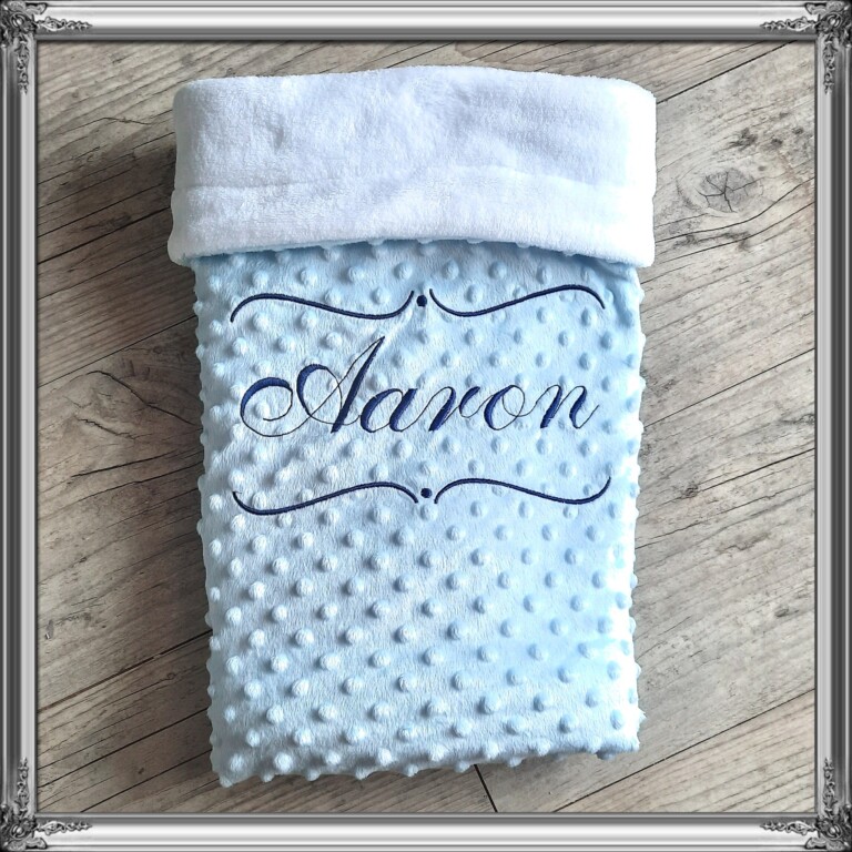 la fabrique a dedeuh couverture minky brodee 1 coeur 75x75 cm couverture double en minky doux personnalise brodee prenom et ornement 37320427208939 La Fabrique A DeDeuh - Couverture doublé en minky doux personnalisé