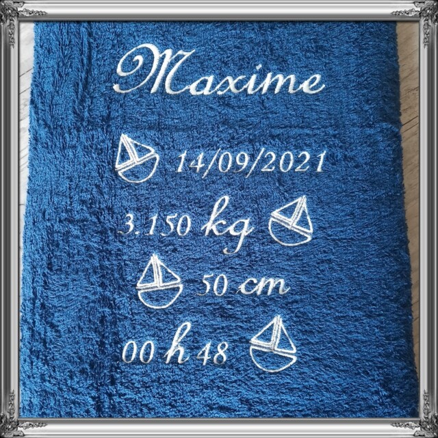 La Fabrique A DeDeuh - Serviette souvenir tableau de naissance personnalisée 50x100cm ou 70x130cm avec prénom brodé: 8 couleurs – 70x130