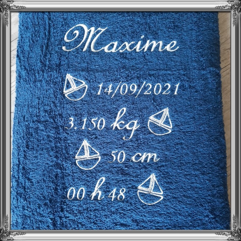 La Fabrique A DeDeuh - Serviette souvenir tableau de naissance personnalisée 50x100cm ou 70x130cm avec prénom brodé: 8 couleurs – 70x130