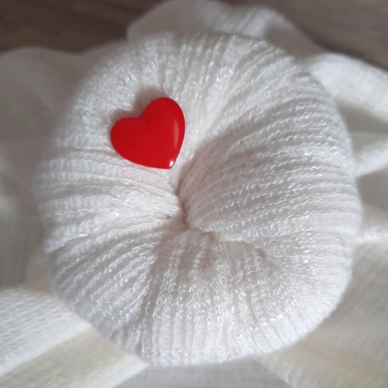 La Fabrique A DeDeuh - EDITION LIMITÉE Turban bonnet coeur rouge noeud ou buns en tissu maille 3 couleurs