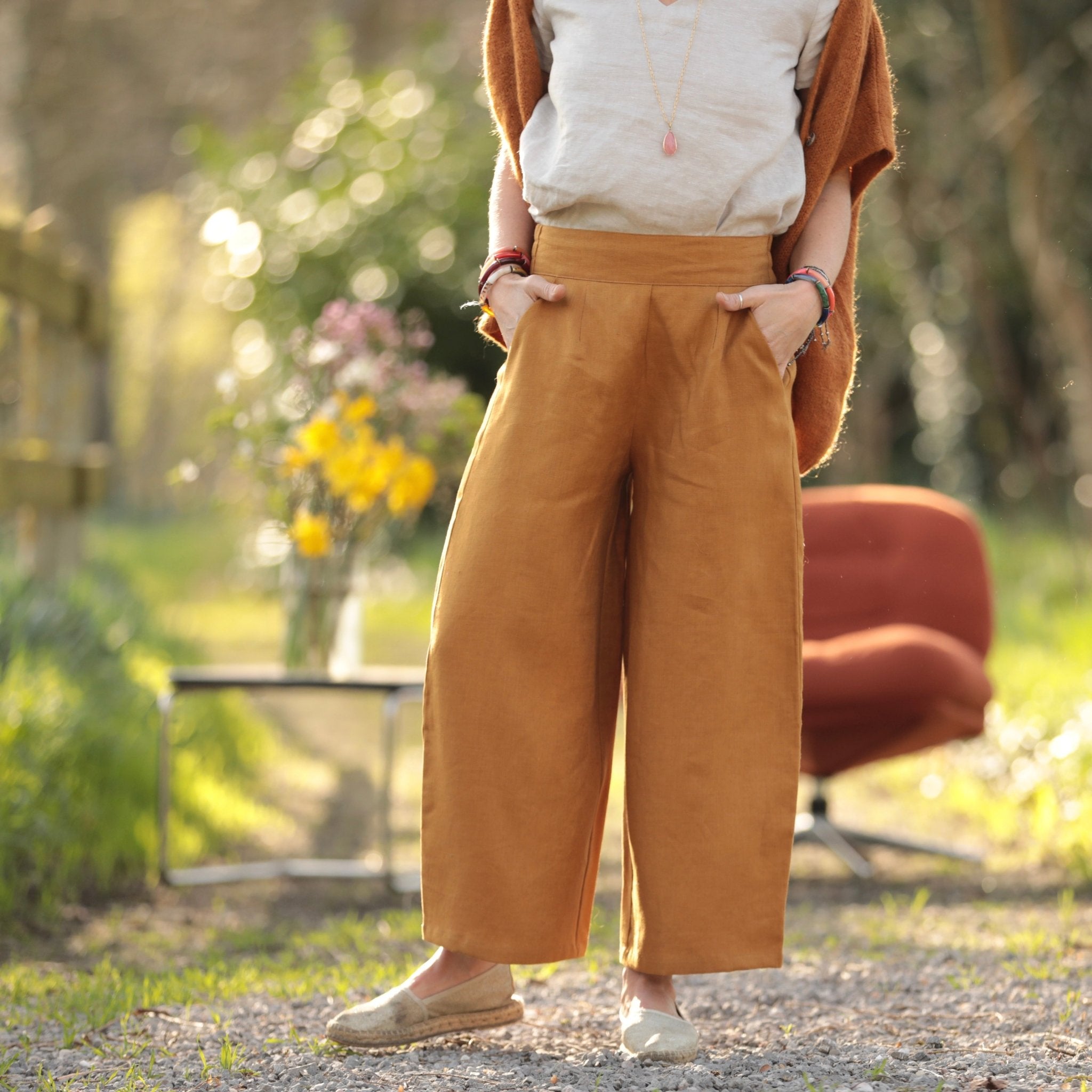Pantalon Briac – lin ocre par la marque Quintessence Quintessence - Pantalon Briac – lin ocre