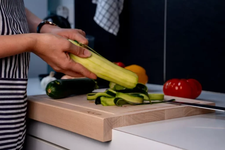 Fornezzo France - PEARL / Planche à découper à REBORD en  HETRE – Naturel de l’Artisanat Française