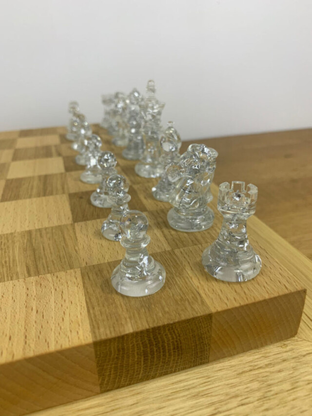 Sève et Copeaux - Pièces de jeu d'échecs personnalisables en résine époxy