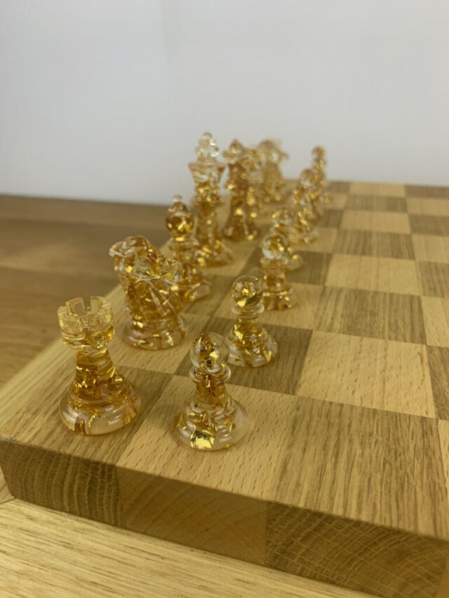 Sève et Copeaux - Pièces de jeu d'échecs personnalisables en résine époxy