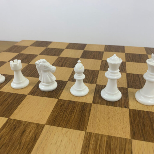 Sève et Copeaux - Pièces de jeu d'échecs personnalisables en résine époxy