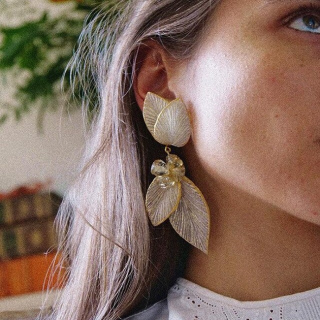 Ciléa Paris - Boucles d'oreilles pendantes Pomerole – Bleu marine / Tige (Oreilles percées)