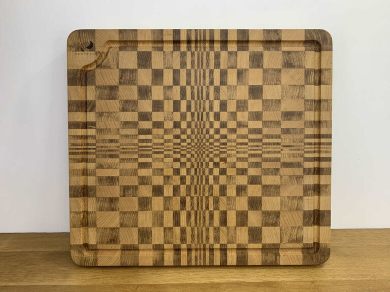 produit planche decouper bois de bout artisan francais bois massif effet optique hypnotique 1 seve et copeaux 1024x768 1 Sève et Copeaux - Planche à découper en bois de bout 53.1x47