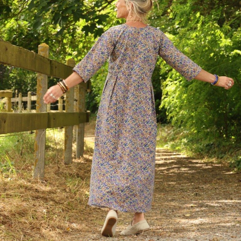 Meta SS25 - Robe Diane - Coton champs de violettes – XXL