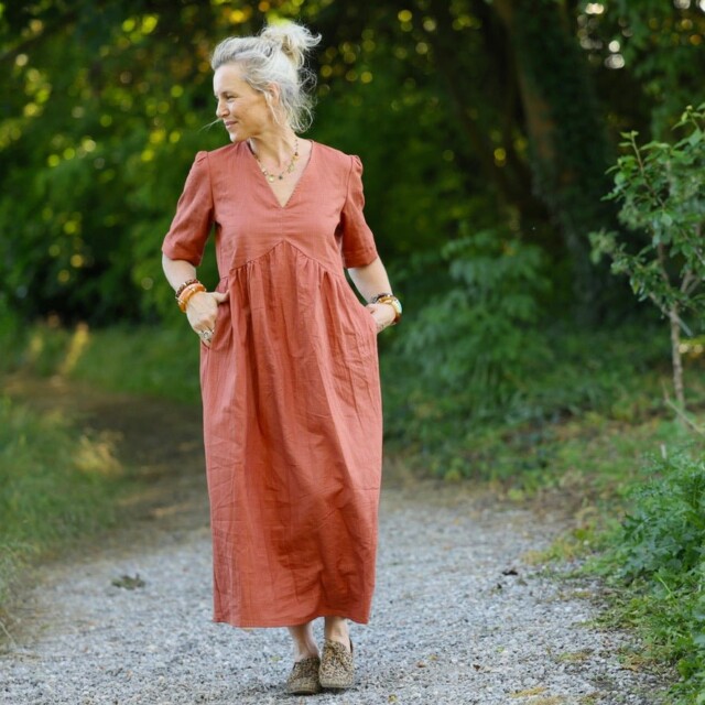 Robe Édonie — Lin terracotta par la marque Quintessence Quintessence - Robe Édonie — Lin terracotta