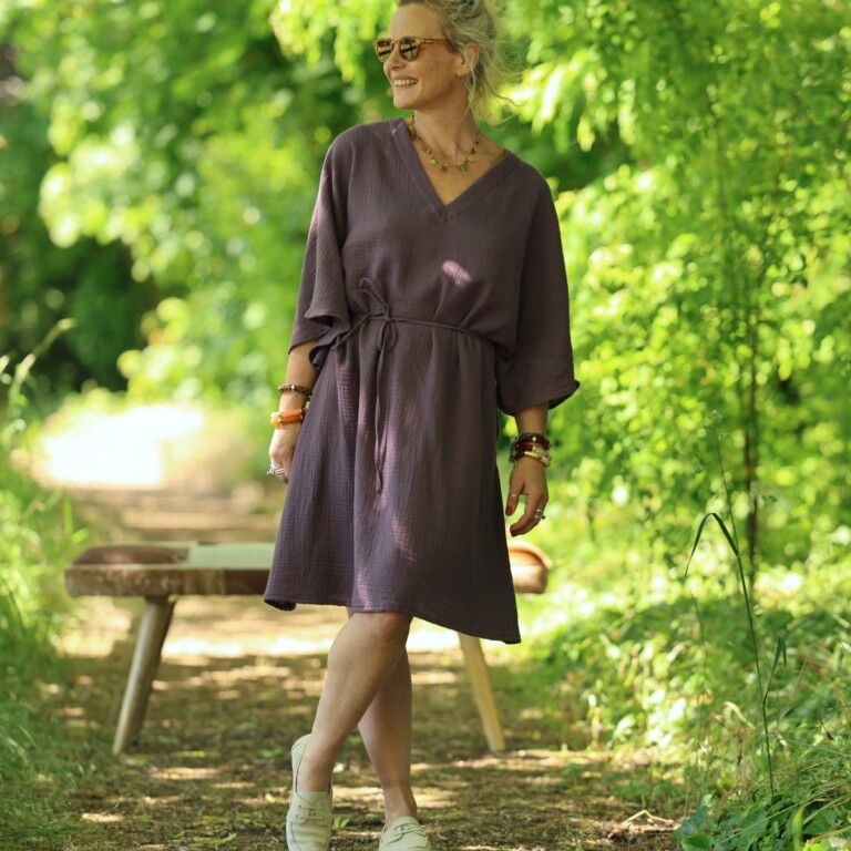Quintessence - Robe Joanne — Double gaze de coton aubergine – Taille unique