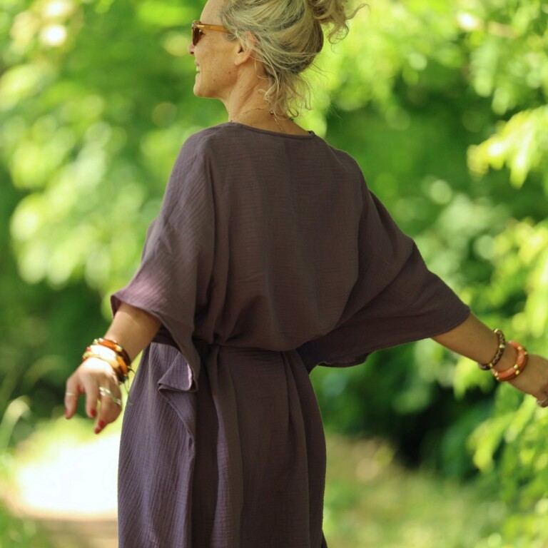 Quintessence - Robe Joanne — Double gaze de coton aubergine – Taille unique