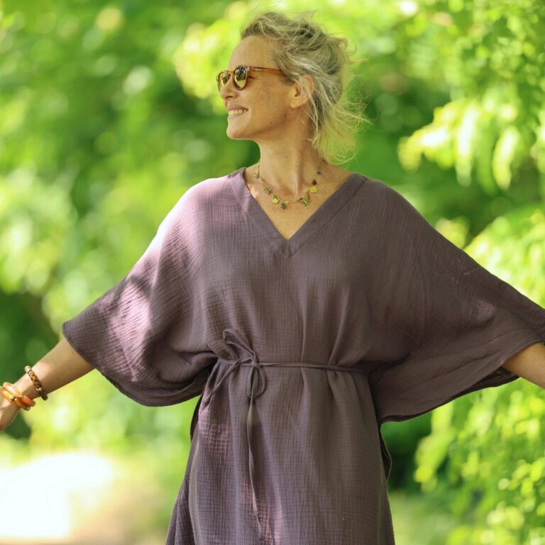 Quintessence - Robe Joanne — Double gaze de coton aubergine – Taille unique