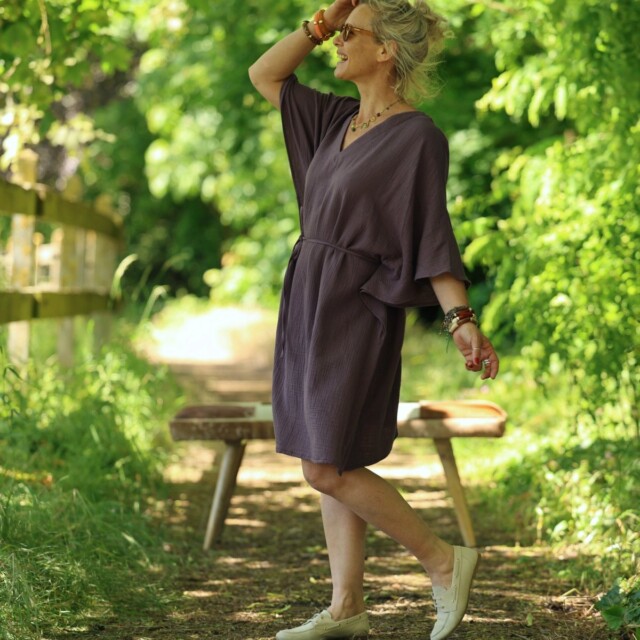 Quintessence - Robe Joanne — Double gaze de coton aubergine – Taille unique