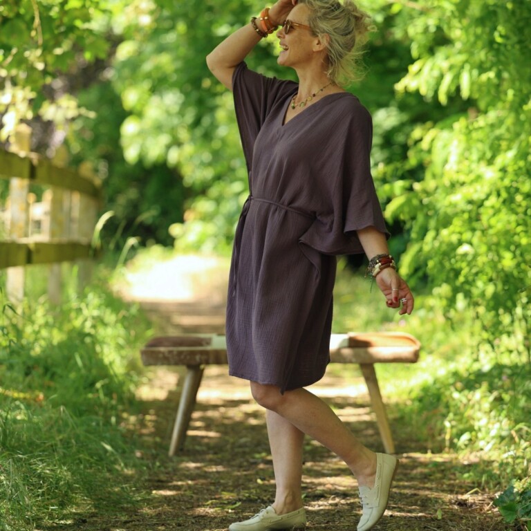 Quintessence - Robe Joanne — Double gaze de coton aubergine – Taille unique
