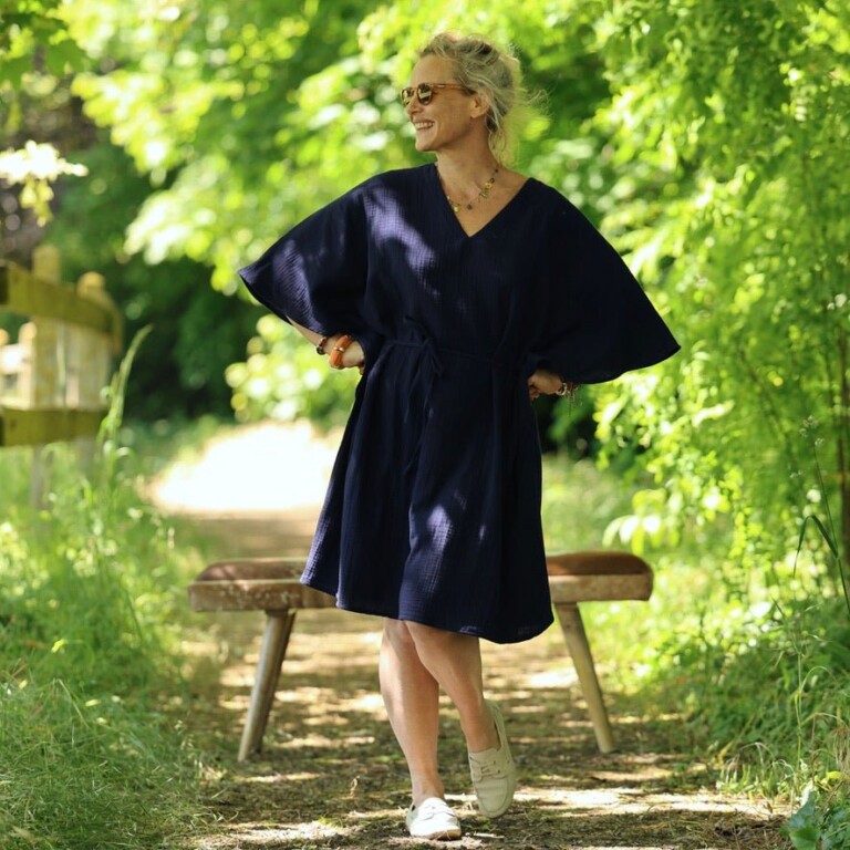 Quintessence - Robe Joanne — Double gaze de coton bleu nuit – Taille unique