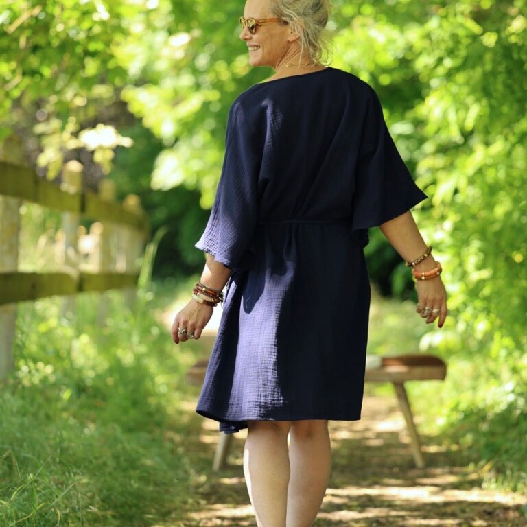 Quintessence - Robe Joanne — Double gaze de coton bleu nuit – Taille unique