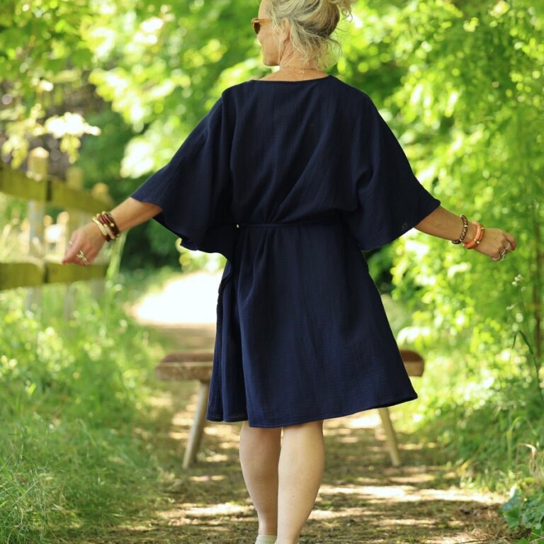 Quintessence - Robe Joanne — Double gaze de coton bleu nuit – Taille unique