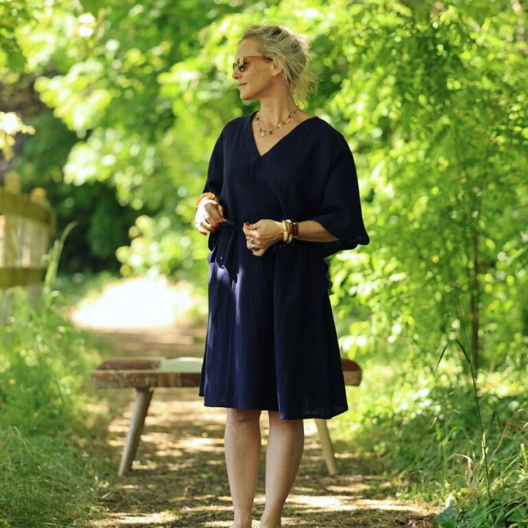 Quintessence - Robe Joanne — Double gaze de coton bleu nuit – Taille unique