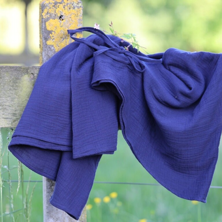 Quintessence - Robe Joanne — Double gaze de coton bleu nuit – Taille unique