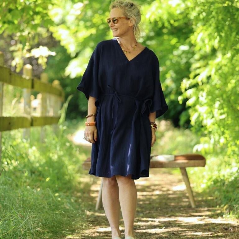 Quintessence - Robe Joanne — Double gaze de coton bleu nuit – Taille unique
