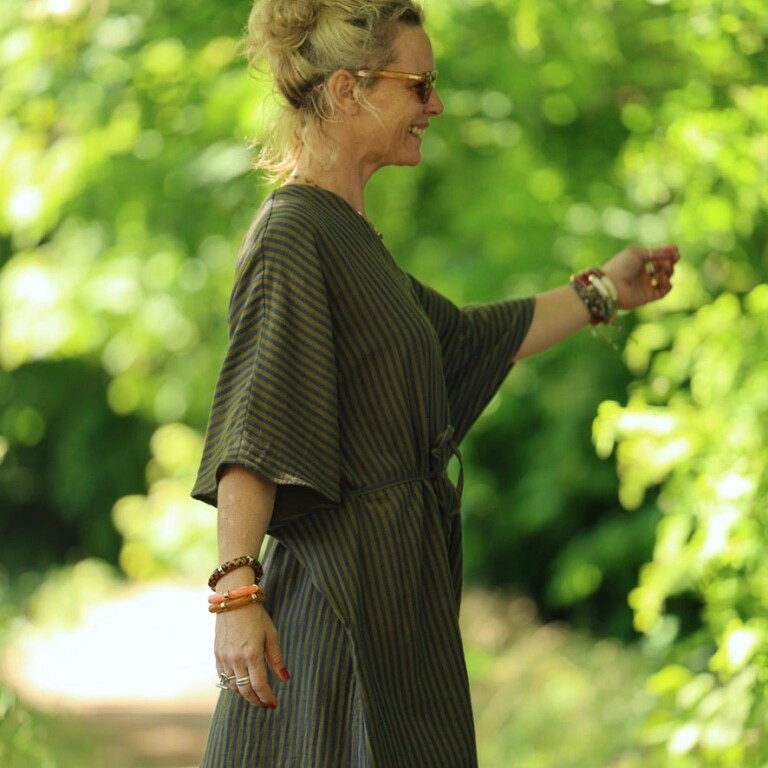 Quintessence - Robe Joanne — Double gaze de coton kaki – Taille unique