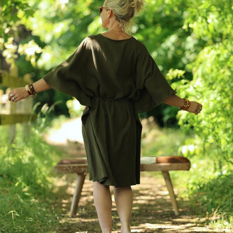 Quintessence - Robe Joanne — Double gaze de coton kaki – Taille unique