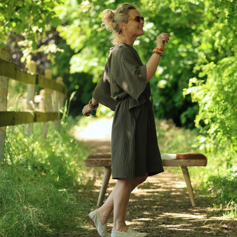 Quintessence - Robe Joanne — Double gaze de coton kaki – Taille unique