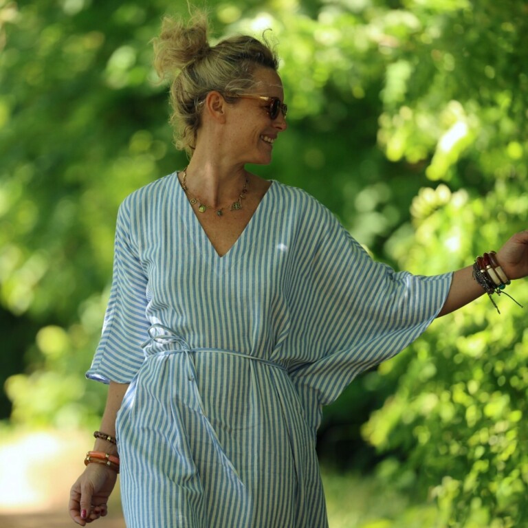 Quintessence - Robe Joanne — Double gaze de coton rayée bleu – Taille unique