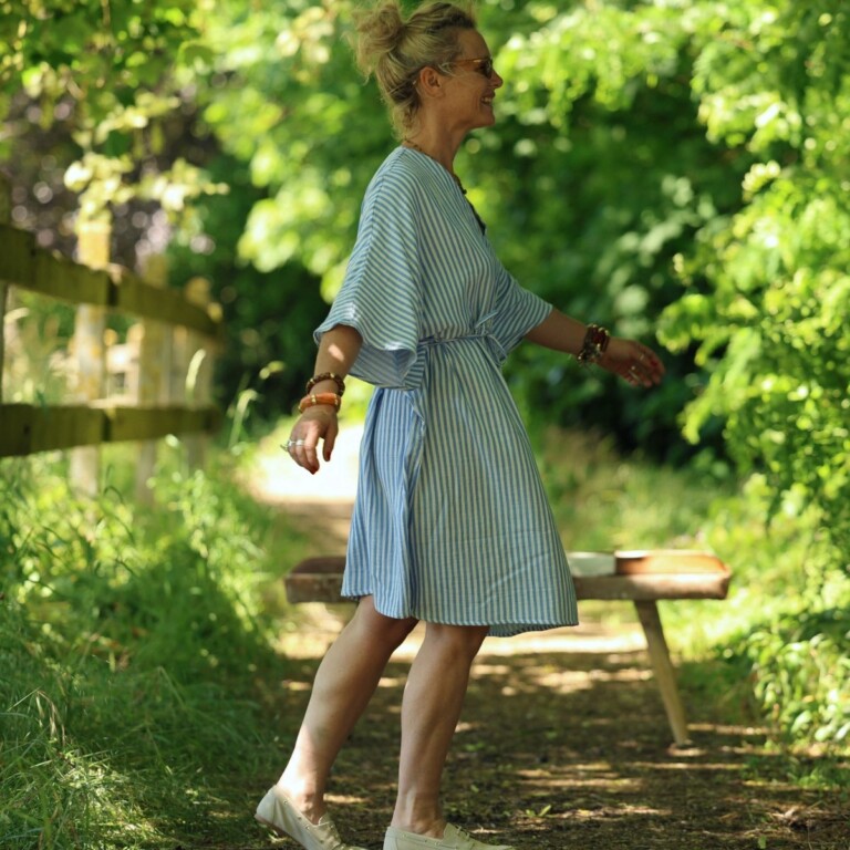 Quintessence - Robe Joanne — Double gaze de coton rayée bleu – Taille unique