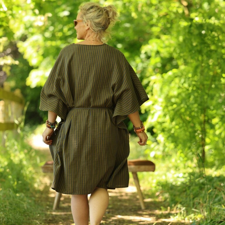 Quintessence - Robe Joanne — Double gaze de coton rayée bleu kaki – Taille unique
