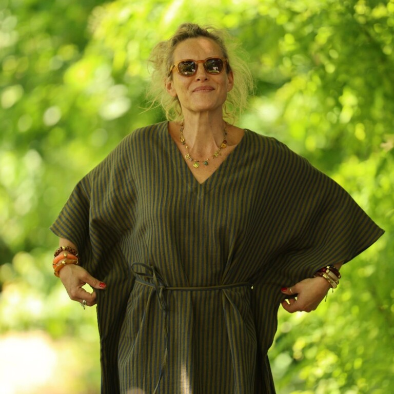 Quintessence - Robe Joanne — Double gaze de coton rayée bleu kaki – Taille unique